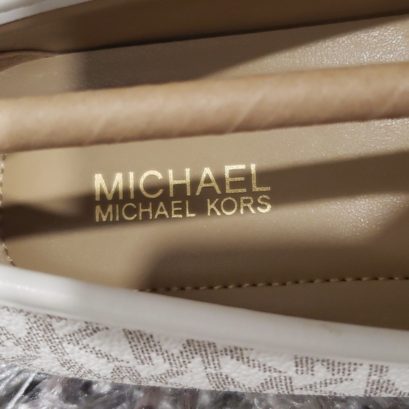 🆕️NIB Michael Kors MK logo flats - Picture 3 of 6
